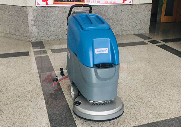 全自動洗地機(jī)M70操作及保養(yǎng)指導(dǎo)